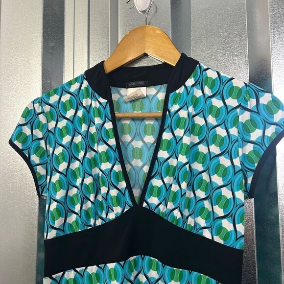 Maurices Women's Y2K Deep V Babydoll Geometric Print Cap Sleeve Top Size S - Picture 2 of 10